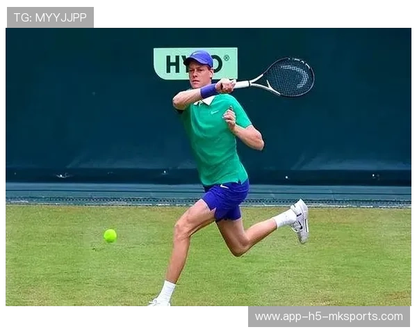 职业网球选手在硬地与草地赛季间的步法转换差异